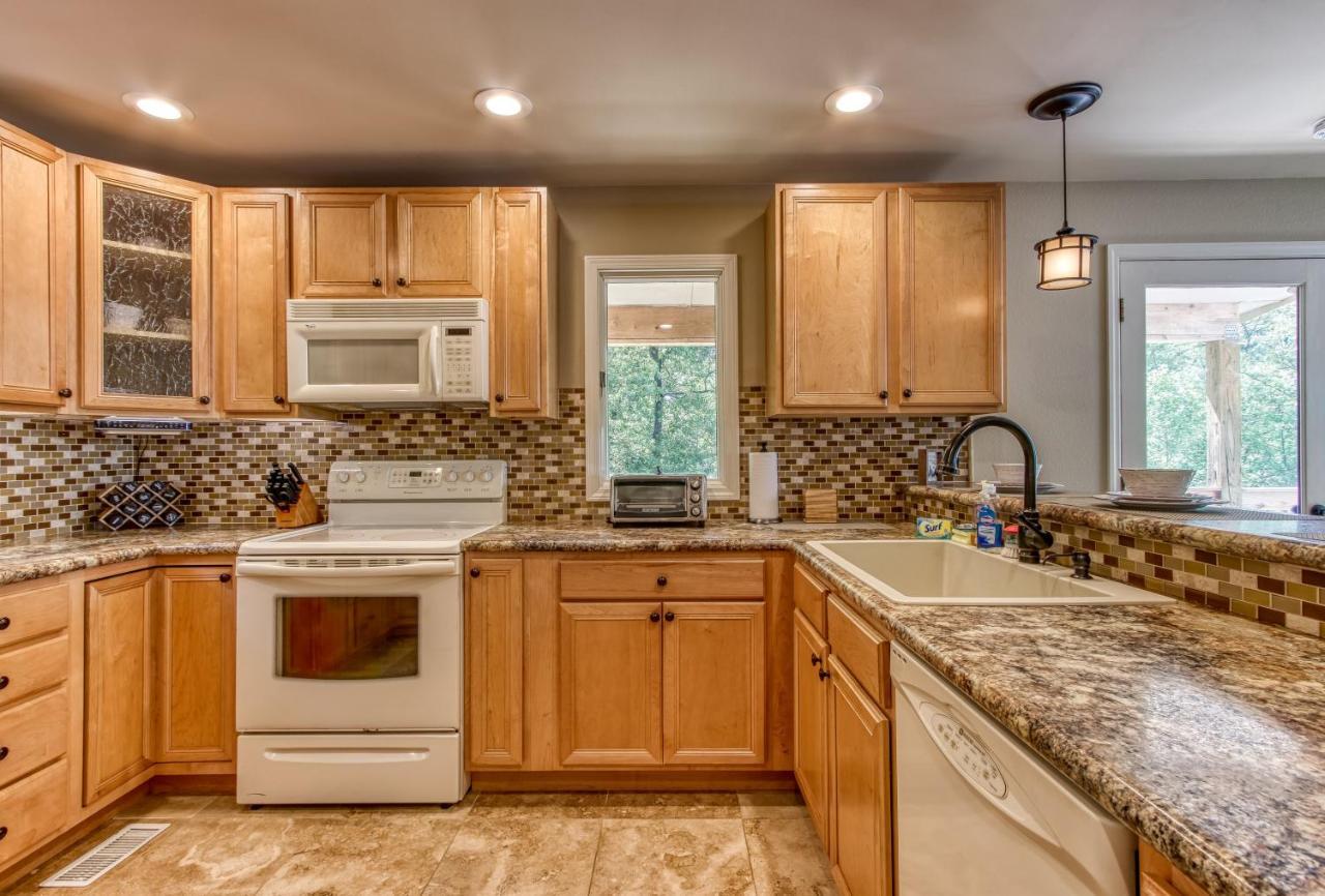 Memorable "Deer & Doe" By Honeybearcabins 4Br 3Ba, Mountain View Deck, Farmhouse Decor, Fireplace, 3 Acres Sevierville Esterno foto